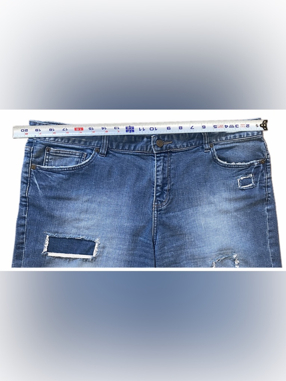 Calvin Klein Women’s Distressed Blue Denim Jean Shorts 33/16 - Picture 2 of 9